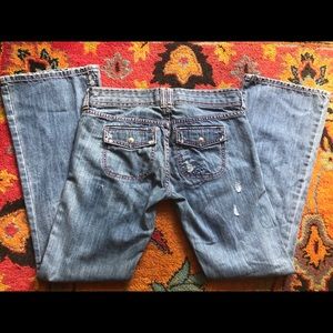 Abercrombie & Fitch Jeans - A&F Destroyed Bootleg Jeans, SZ 6 Abercrombie & Fitch Jeans - A&F Destroyed Bootleg Jeans, SZ 6